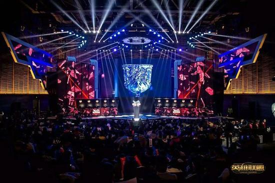 他的情绪显 他的情绪显